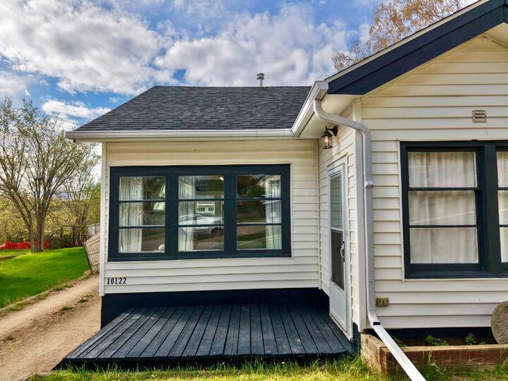 Property Photo:  10122 106 Avenue  AB T8S 1K9 