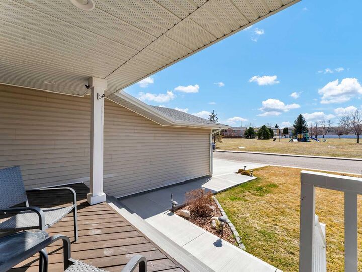 Property Photo:  32 Spruce Close SE  AB T1A 7E4 