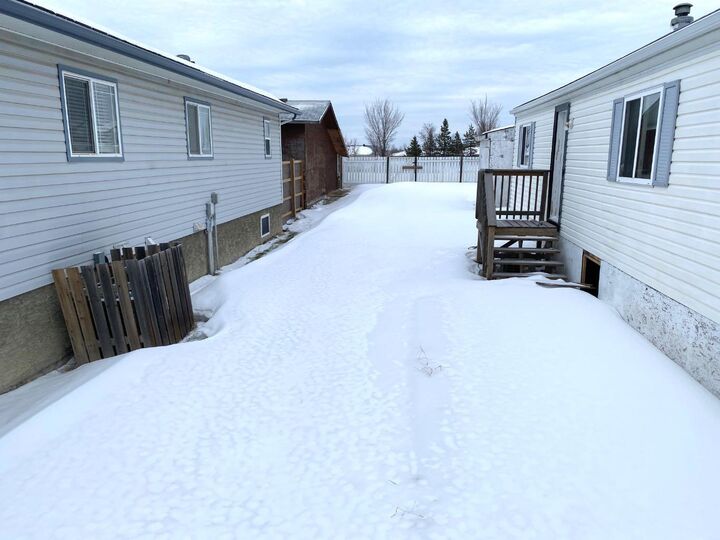 Property Photo:  140 Cokerill Crescent  AB T9K 2J3 
