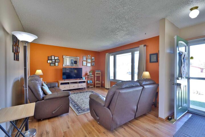 Property Photo:  3305 Erickson Drive  AB T4V 3X1 