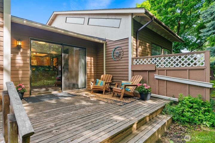 Property Photo:  501 E Mountain View Avenue 6  WA 98926 