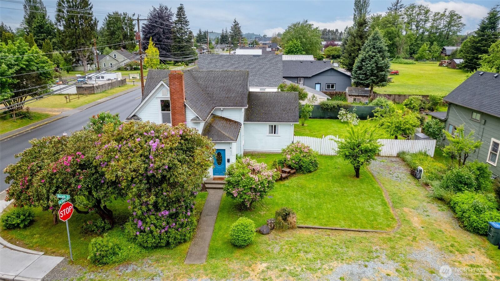 Property Photo:  824  Borseth Street  WA 98284 