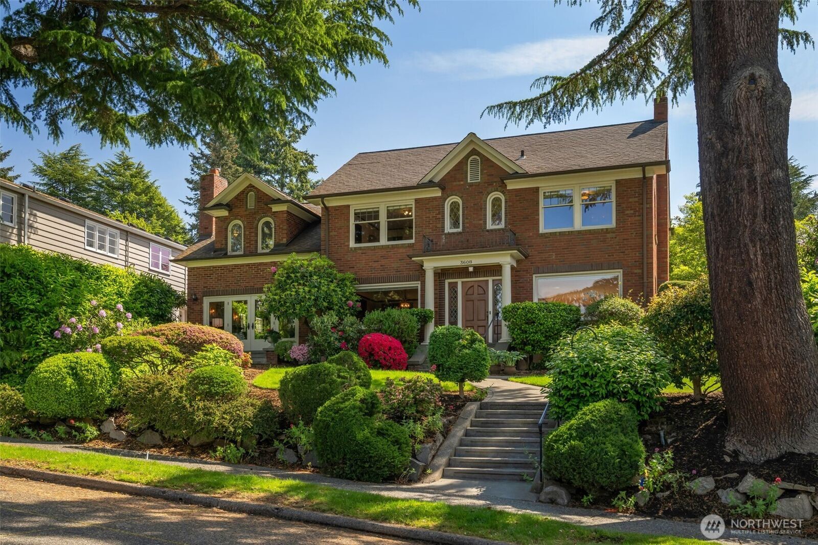 Property Photo:  3608  43rd Avenue NE  WA 98105 