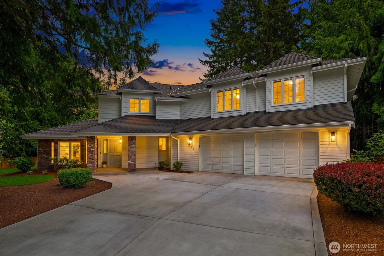 Property Photo:  4326  212th Avenue NE  WA 98074 
