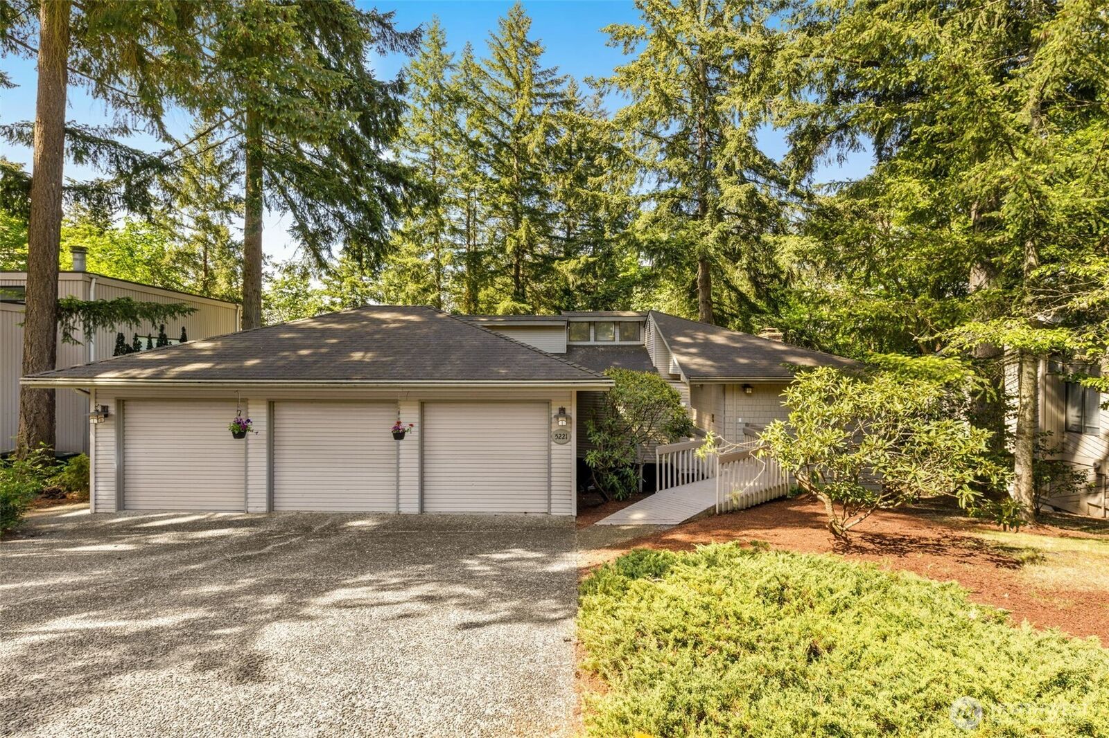Property Photo: 5221 Somerset Drive SE WA 98006