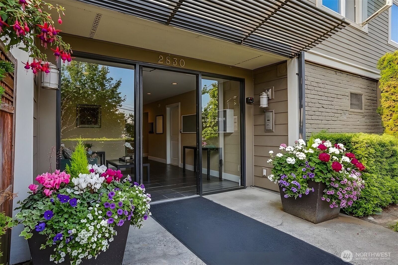 Property Photo:  2830 NW 56th Street 203  WA 98107 