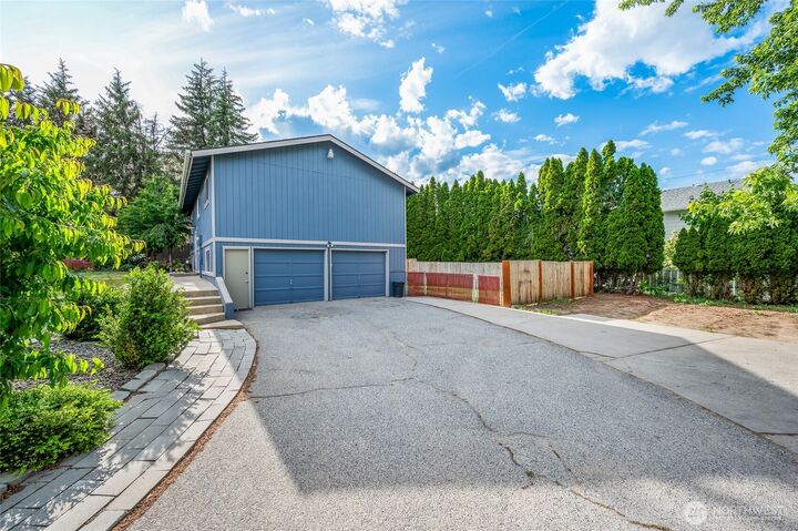 Property Photo:  1312  4th Street  WA 98801 