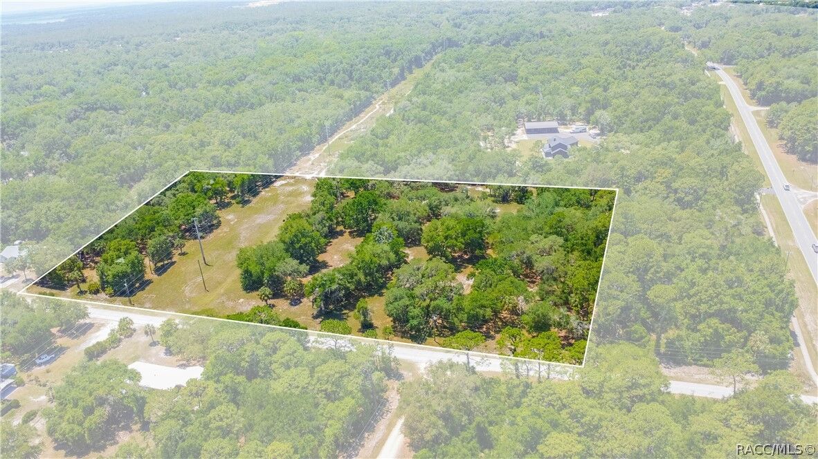 Property Photo: 20 Cove Road FL 34449