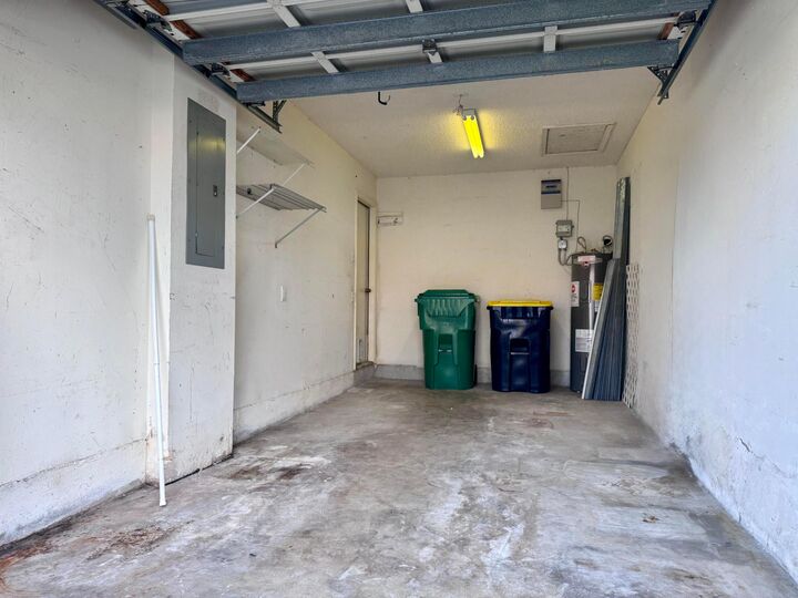 Property Photo:  4989 SW 32nd Terrace  FL 33312 
