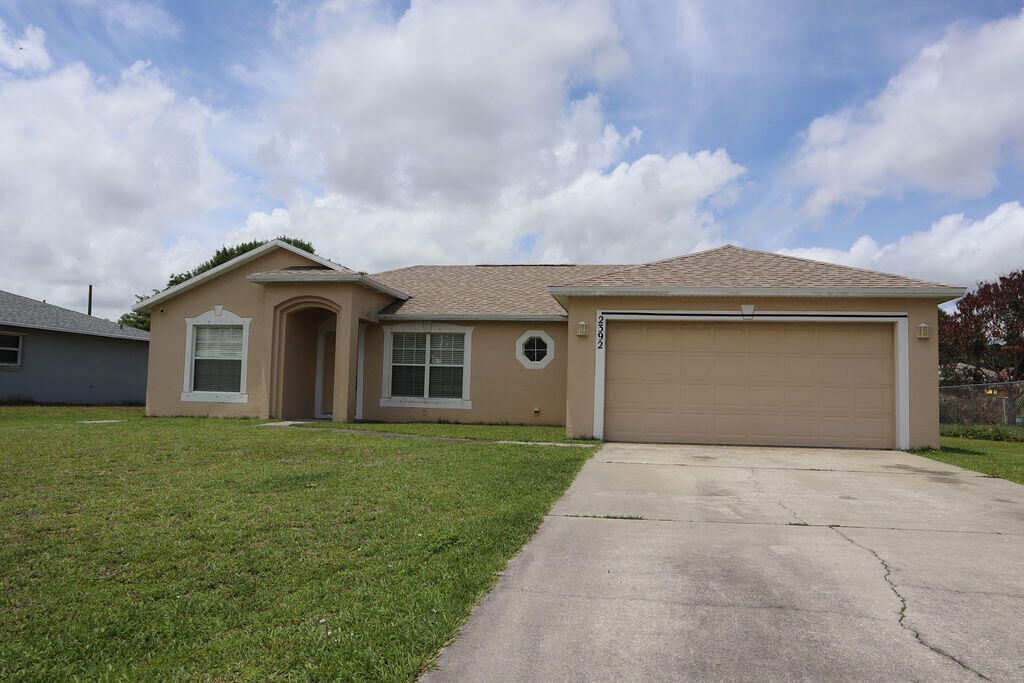 Property Photo:  2392 SE Stonecrop Street  FL 34984 