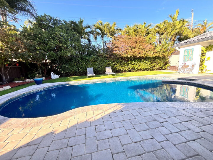 Property Photo:  2051 NE 59th Court  FL 33308 