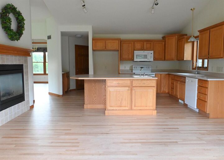 Property Photo: 5614 N Vista Lane WI 53548