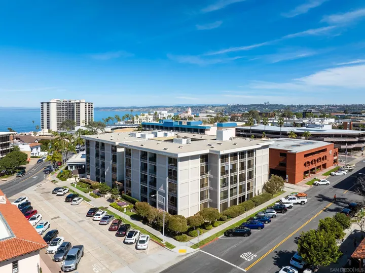 Property Photo: 7811 Eads Ave 206 CA 92037