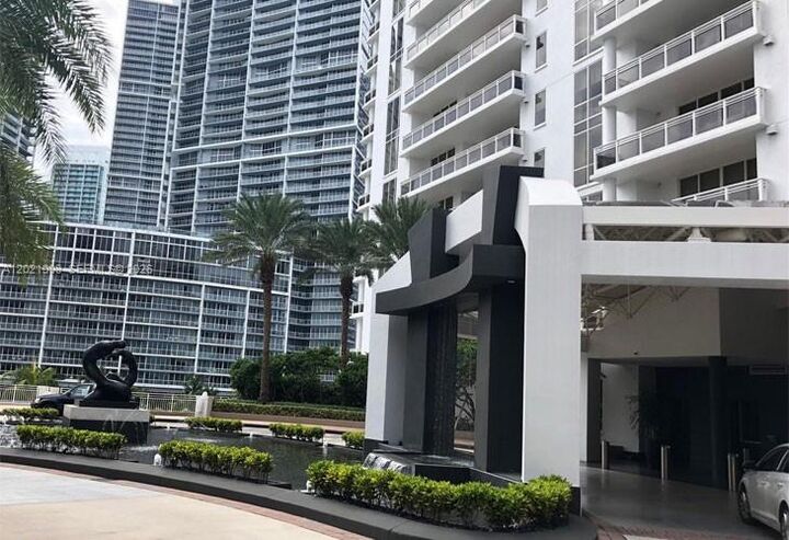 Property Photo:  901 Brickell Key Blvd 3307  FL 33131 