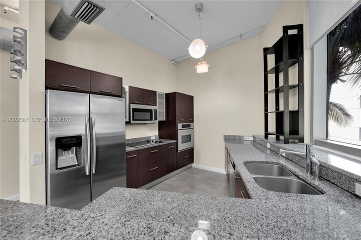 Property Photo:  3029 NE 188th St 301  FL 33180 