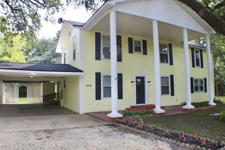 Property Photo:  410 Belvedere Dr.  TX 77706 
