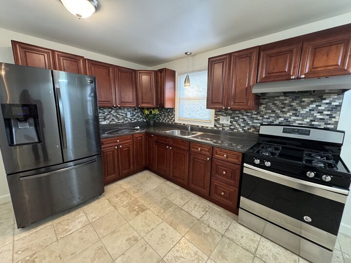 Property Photo:  37 Elizabeth Ann Drive  CT 06512 