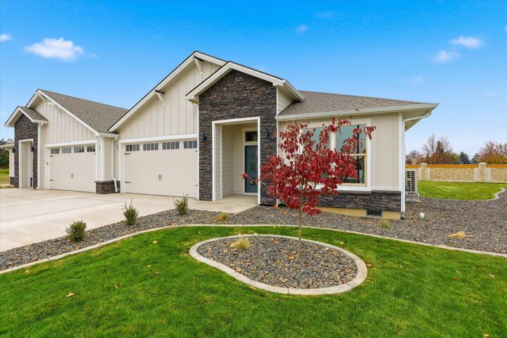 Property Photo:  1109 - Unit 20 N Country Club Dr 20  WA 99006 