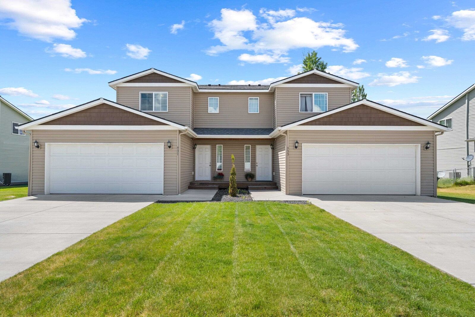 Property Photo:  931-933 N Stanley St  WA 99022 