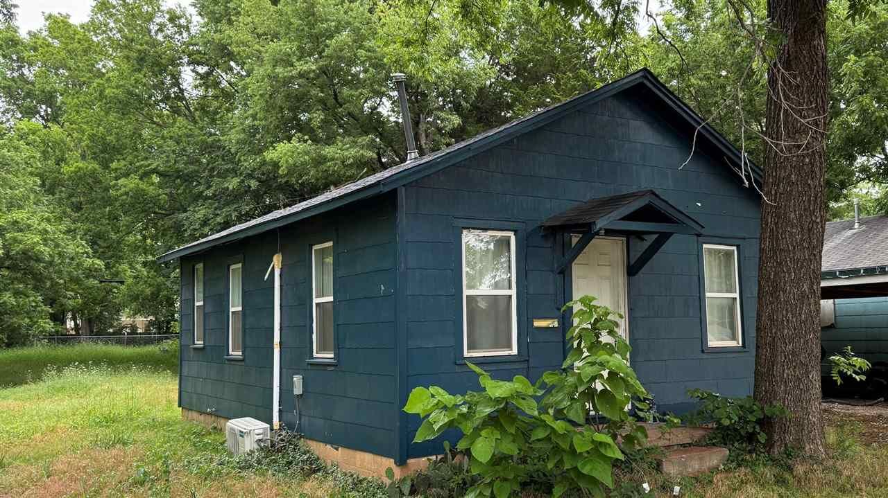 Property Photo:  1020 W 11th Avenue  OK 74074 