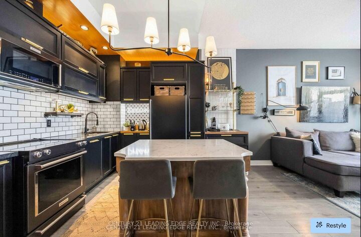 Property Photo: 28 Linden Street 2203 ON M4Y 0A4