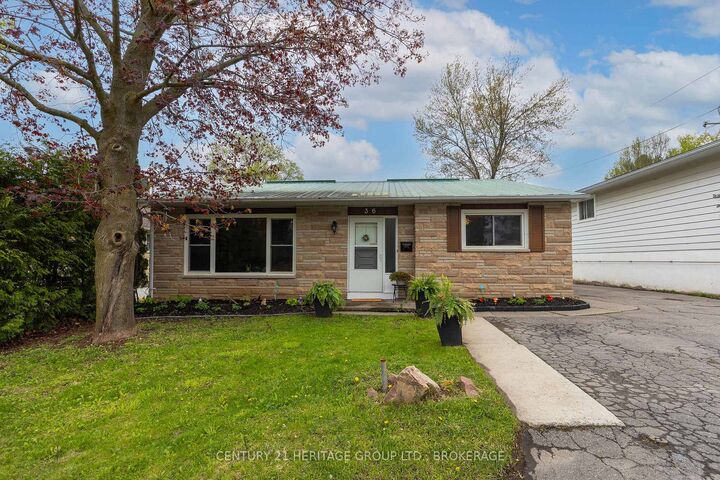 Property Photo: 36 Napier Street ON K7R 3R9