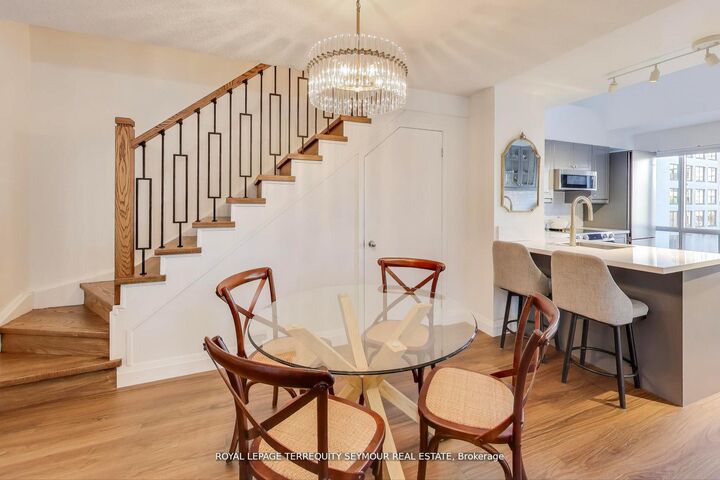 Property Photo: 139 Merton Street 448 ON M4S 3G7