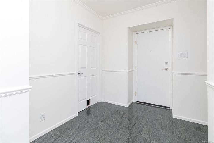 Property Photo: 1020 View St 1702 BC V8V 4Y4