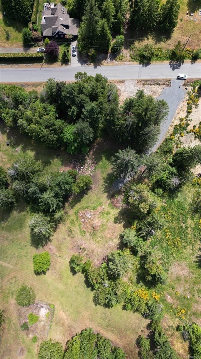 Property Photo: 3 Courtney Way BC V0R 2W2