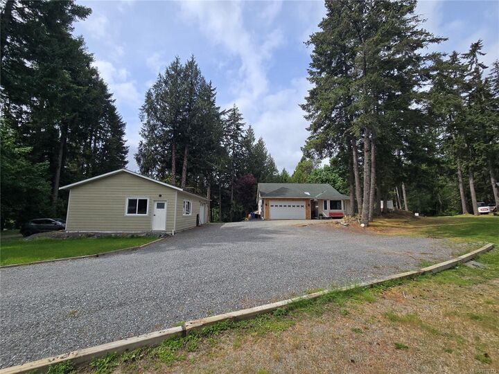 Property Photo:  3271 Thain Rd  BC V8H 0B4 