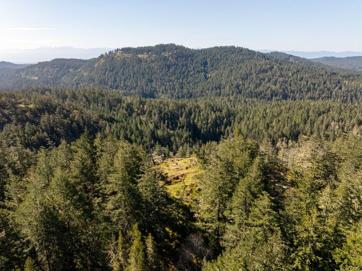 Property Photo:  1525 Nighthawk Lane  BC V9Z 1M9 