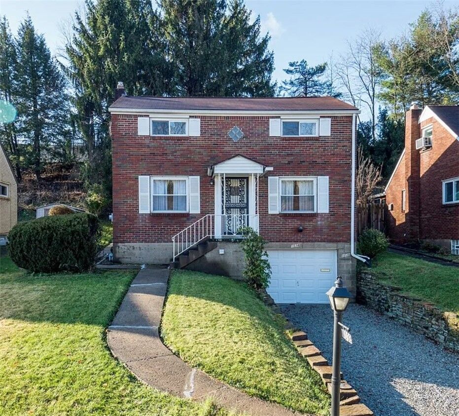 Property Photo: 1038 Ardmore Manor Dr PA 15221