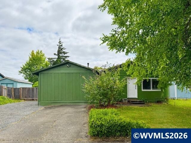 Property Photo: 2773 S 10th St OR 97355