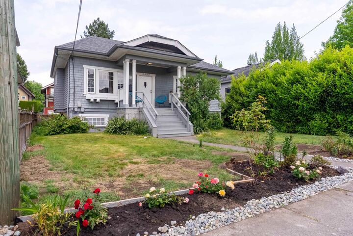 Photo de la propriété:  3425 W 8th Avenue  BC V6R 1Y6 