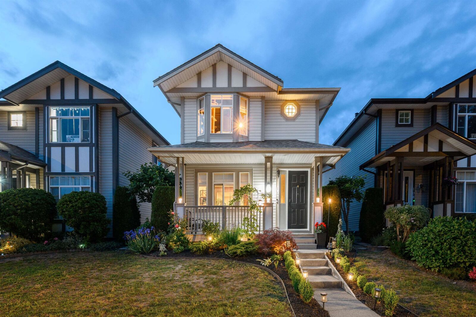 Property Photo: 33751 7th Avenue 107 BC V2V 7C2