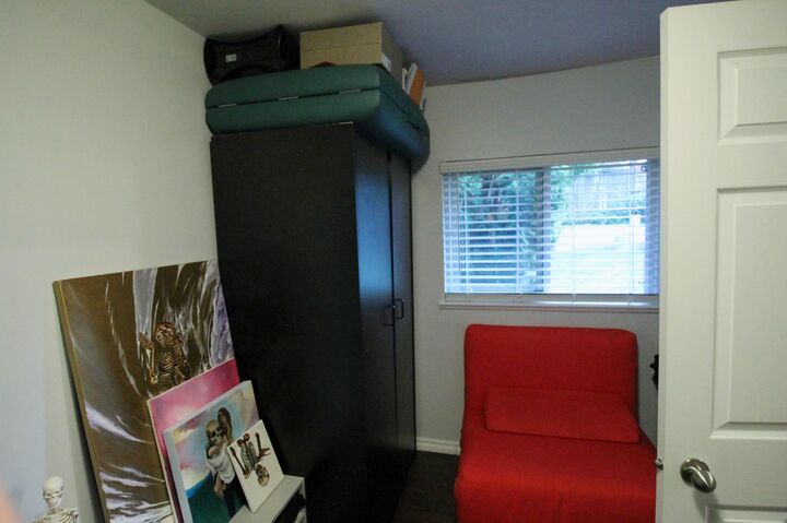 Property Photo:  737 Robinson  BC V3J 4E9 