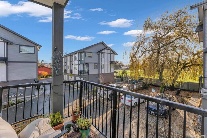 Property Photo:  17582 60 Avenue 1  BC V3S 1T8 