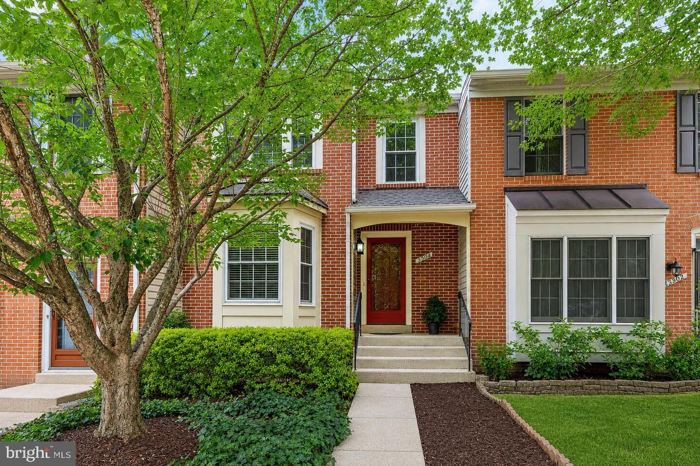 Property Photo: 3304 Shearwater Court VA 22192
