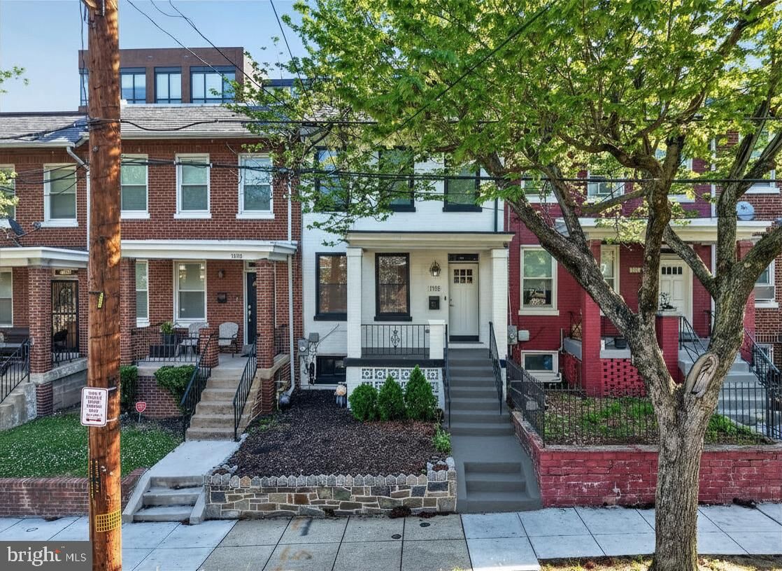 Property Photo:  1118 Chicago Street SE  DC 20020 