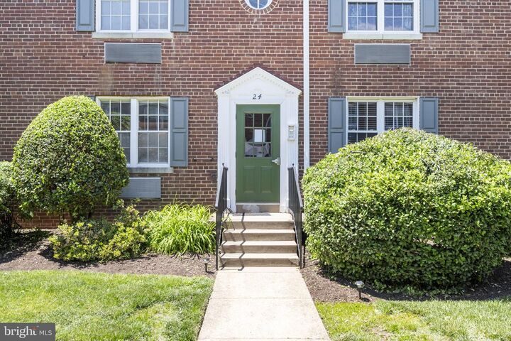 Property Photo:  24 Auburn Court A  VA 22305 
