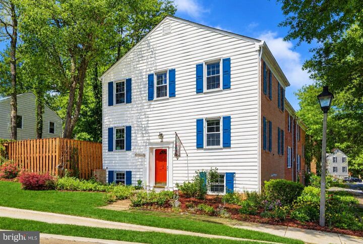 Property Photo: 5433 Lighthouse Lane VA 22015