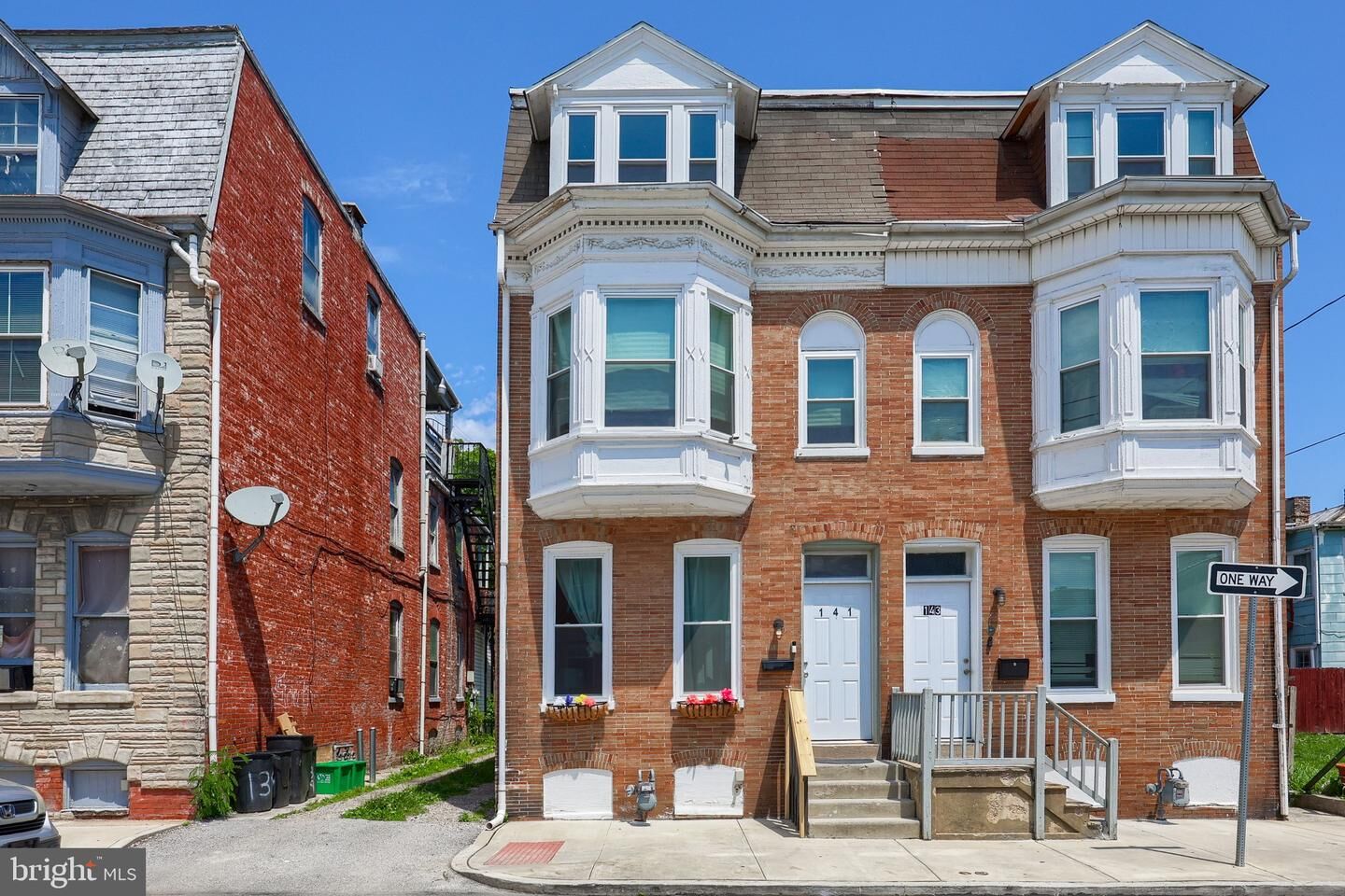 Property Photo:  141 S West Street  PA 17401 