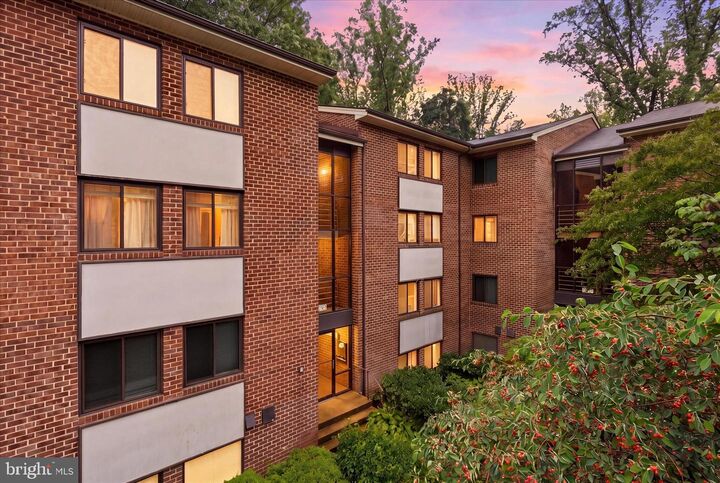 Property Photo:  1540 Northgate Square 21B  VA 20190 