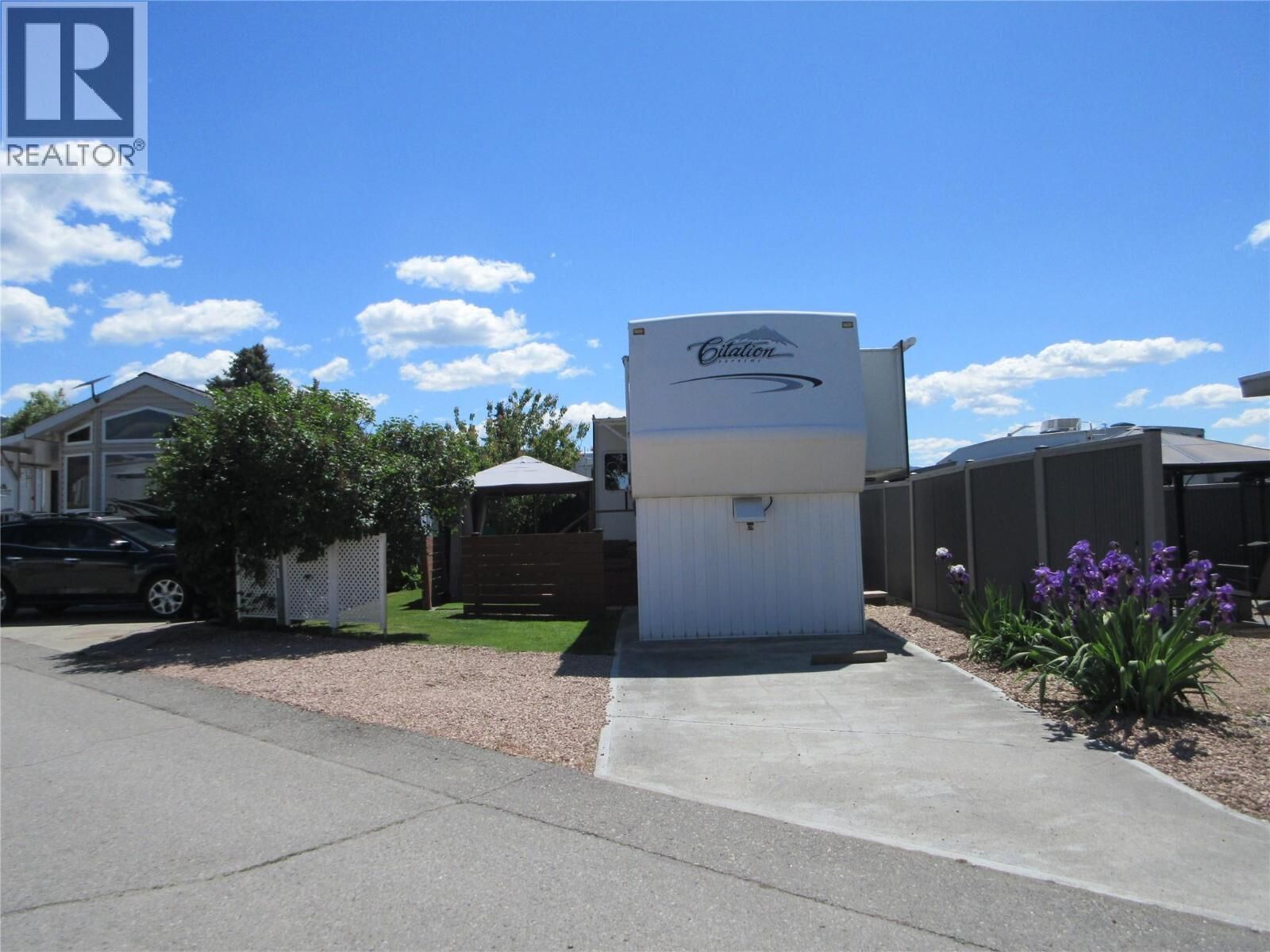 Property Photo:  415 Commonwealth Road 121  BC V4V 1P4 