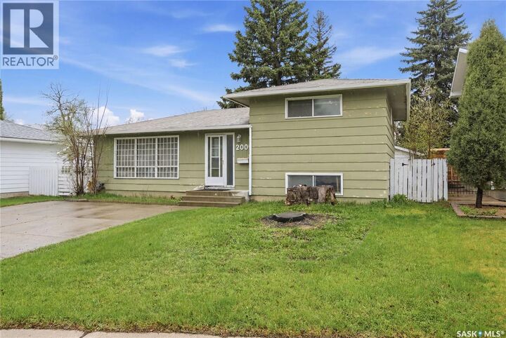 Property Photo:  2009 Easthill  SK S7J 3C6 