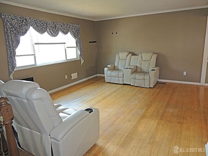 Property Photo:  118 Benart Place  NJ 08846 