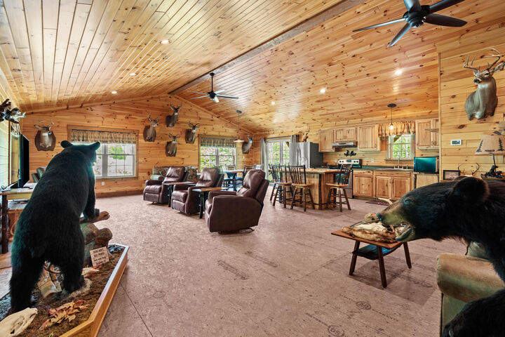 Property Photo:  884 Oak Ridge Rd  PA 16661 