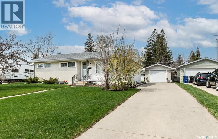 Property Photo:  43 Lindsay Drive  SK S7H 3E2 
