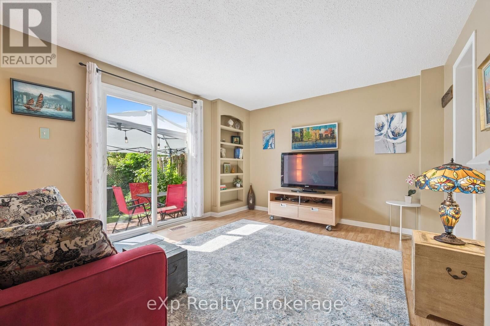 Property Photo: 40 Silvercreek Parkway North 44 ON N1H 7X5