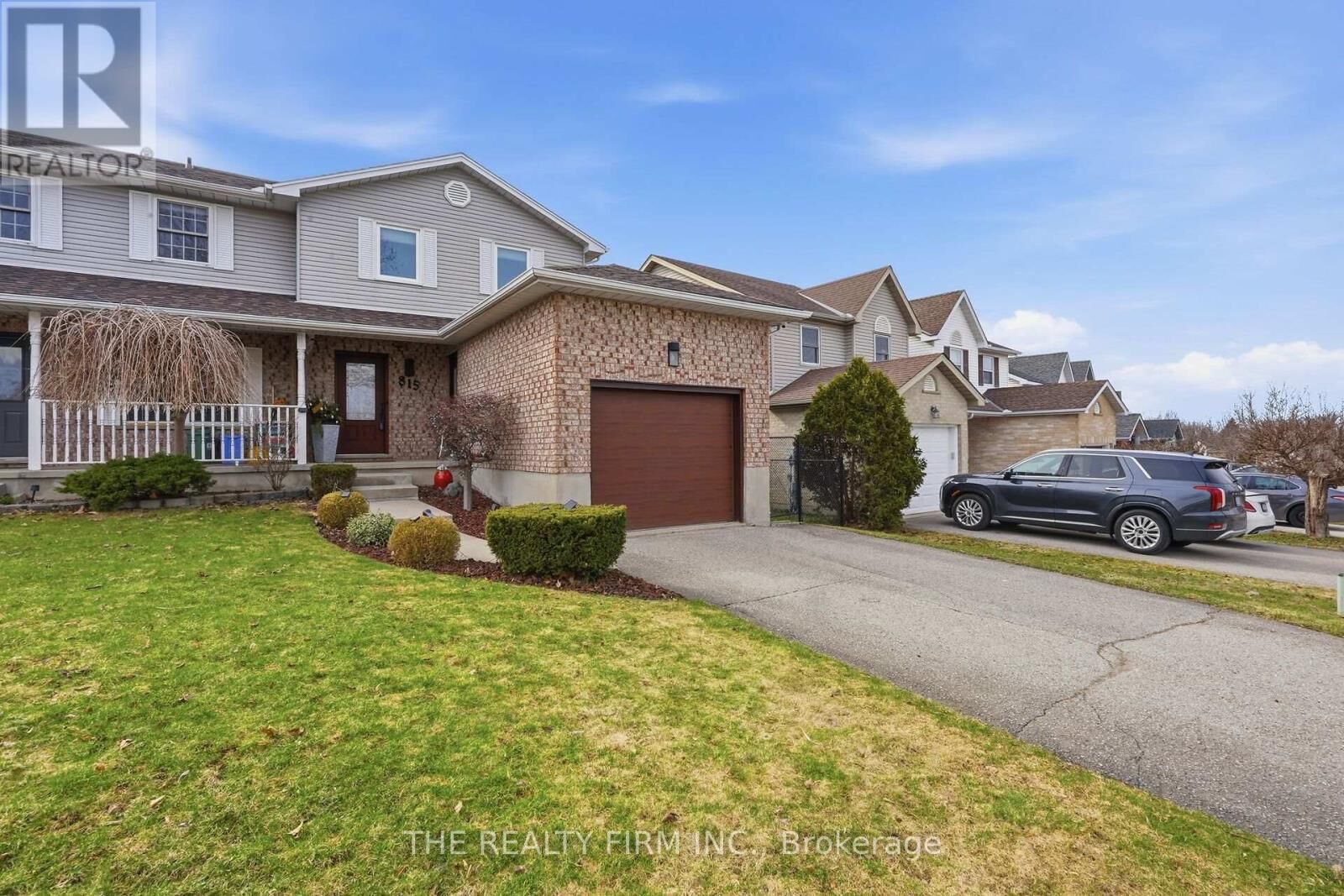 Property Photo:  815 Deveron Crescent  ON N5Z 5B4 